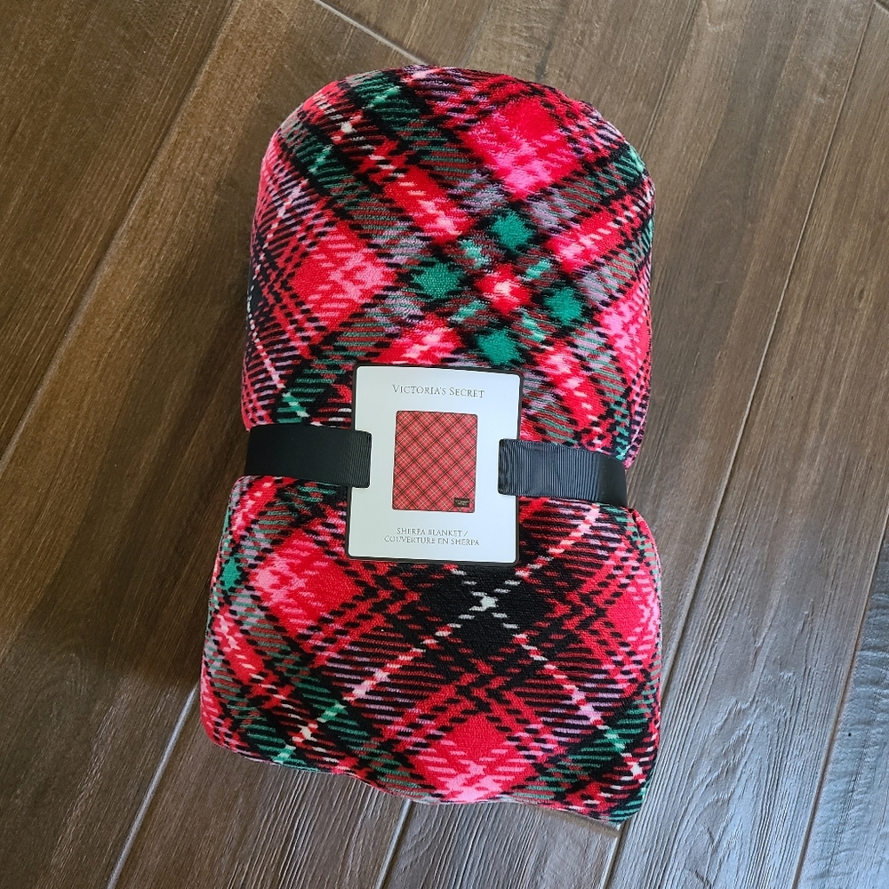 Victoria's Secret Sherpa Throw Blanket